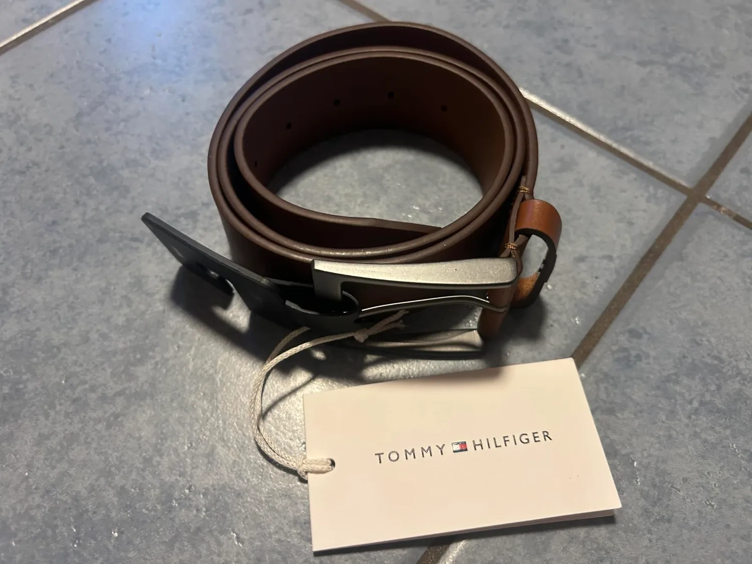 Tommy Hilfiger Layton AM0AM14572 cintura uomo 90 cm nera