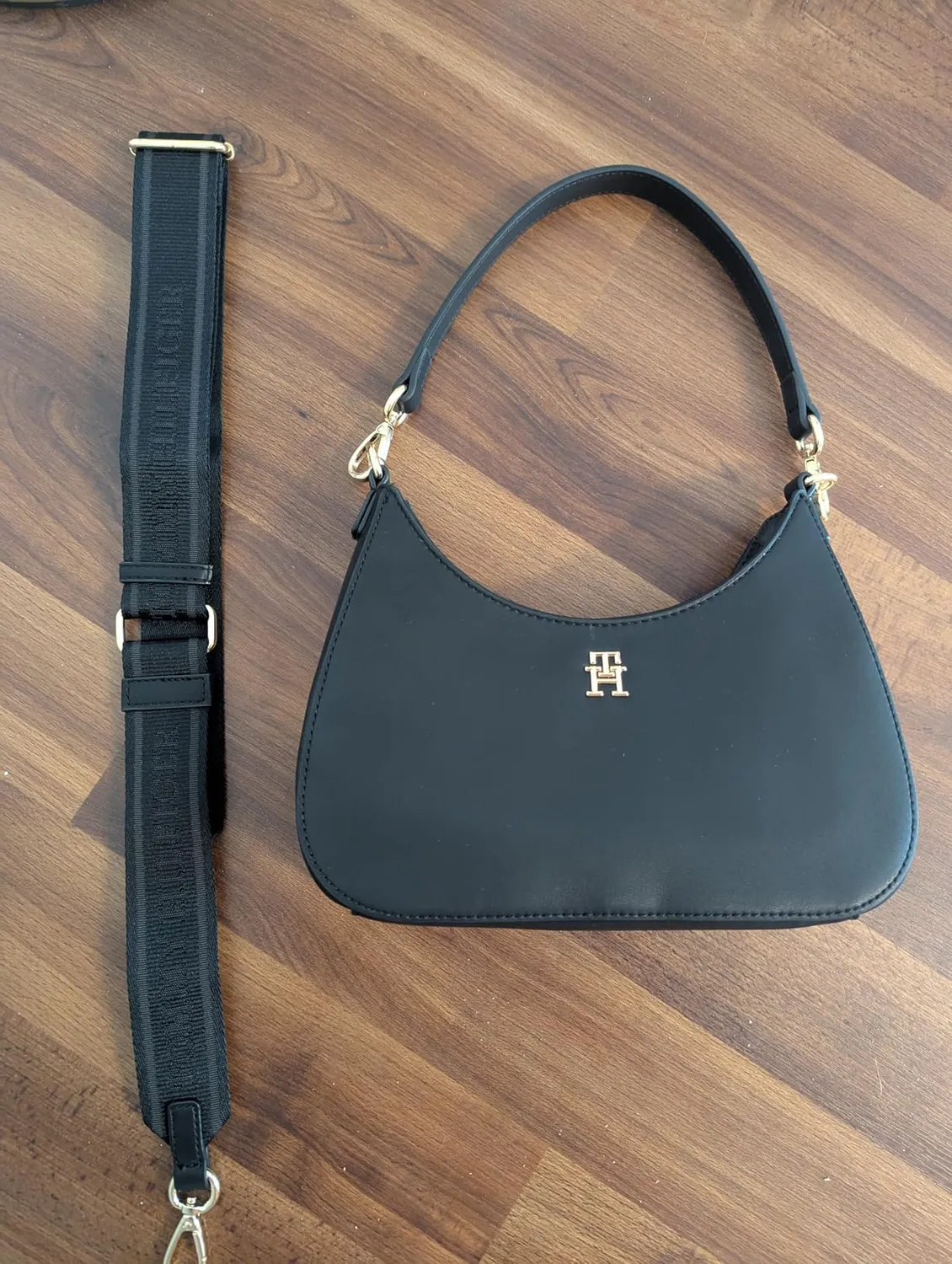 Tommy Hilfiger Logotape borsa spalla nera con zip