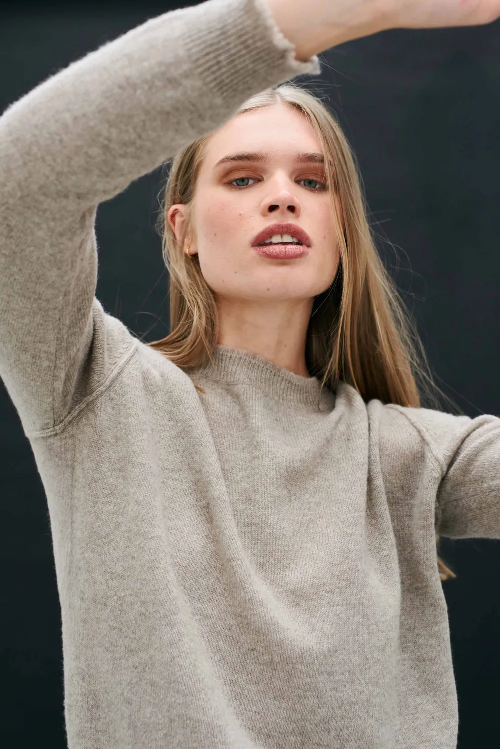 Jumper 1234 Cashmere Distressed Crew maglione marrone comodo