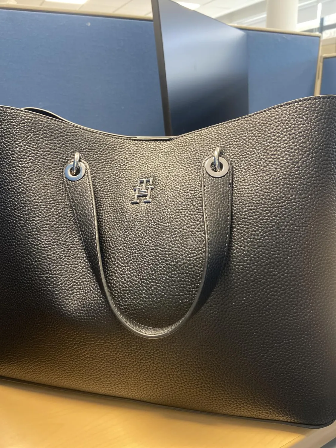 Tommy Hilfiger Emblem borsa donna tracolla rimovibile nera
