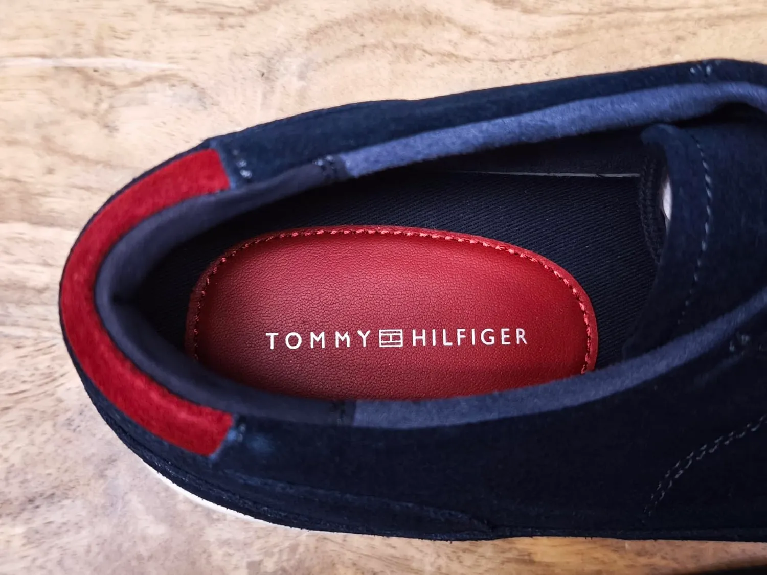 Tommy Hilfiger Light Hybrid FM0FM05788 sneakers 43 camoscio