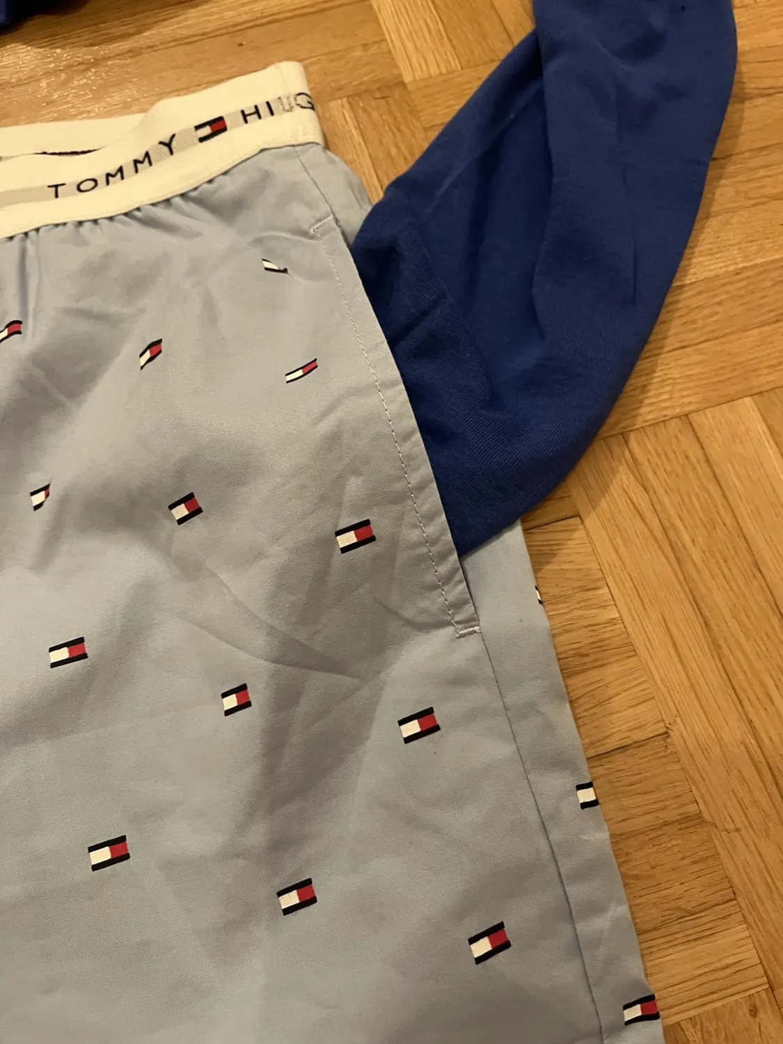 Tommy Hilfiger UM0UM03999 pigiama uomo beige set stampa