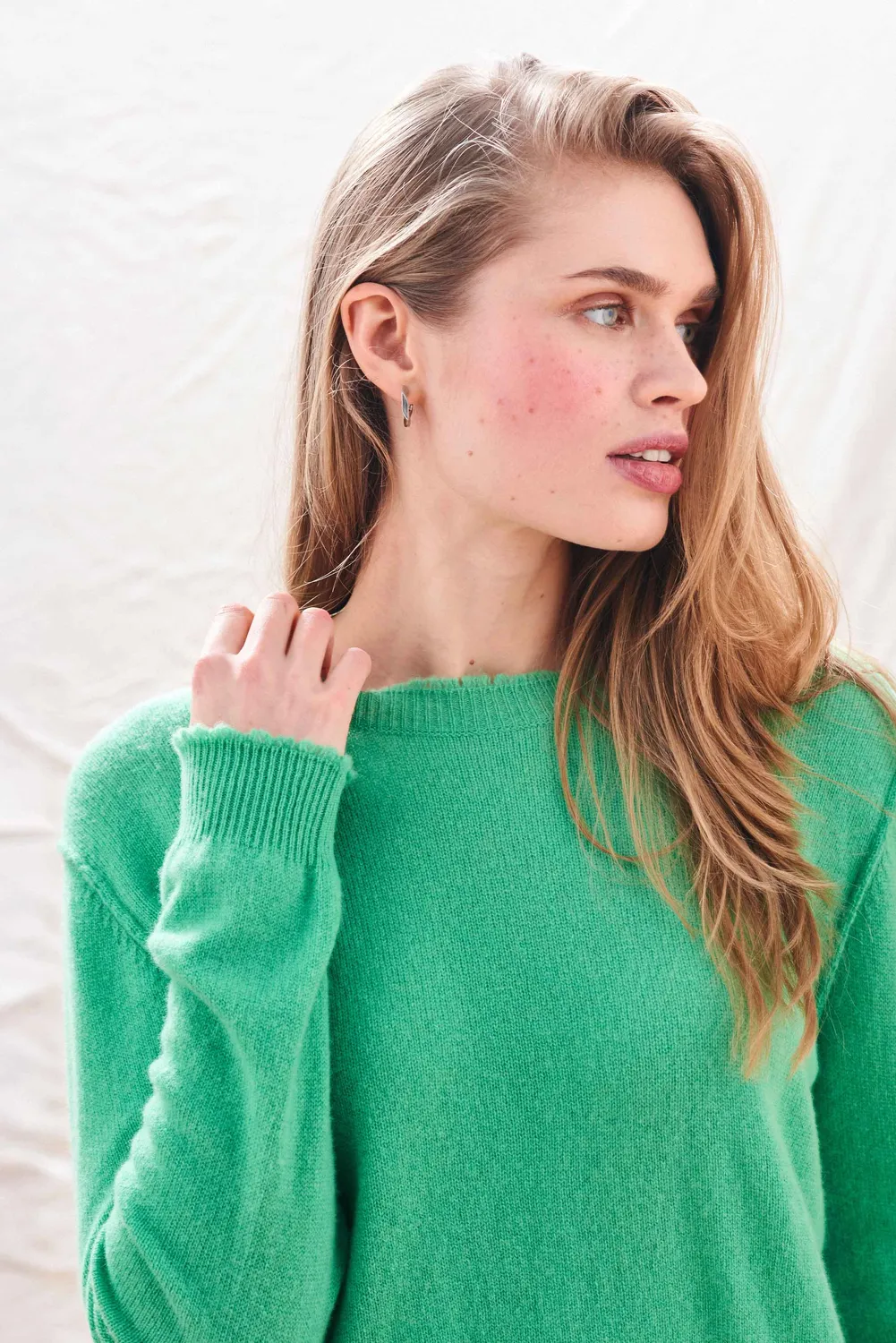 Jumper 1234 Cashmere Distressed Crew maglione verde leggero