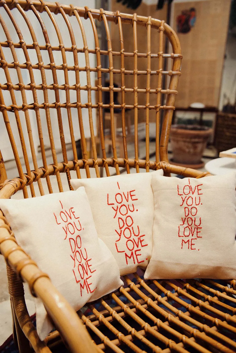 Massimo Alba Pillow cuscino petalo ricamo I love you