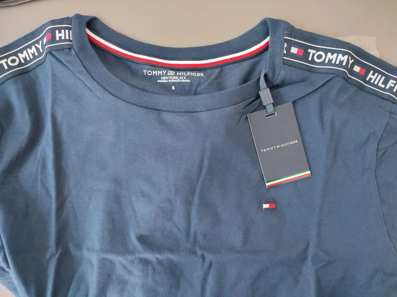 Tommy Hilfiger Adaptive RN Tee UM0UM00562 t-shirt grigia