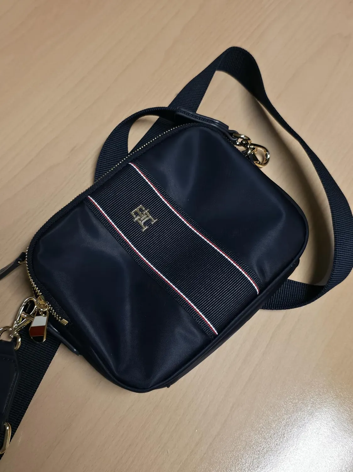 Tommy Hilfiger Poppy Camera Bag borsa tracolla ecru larga