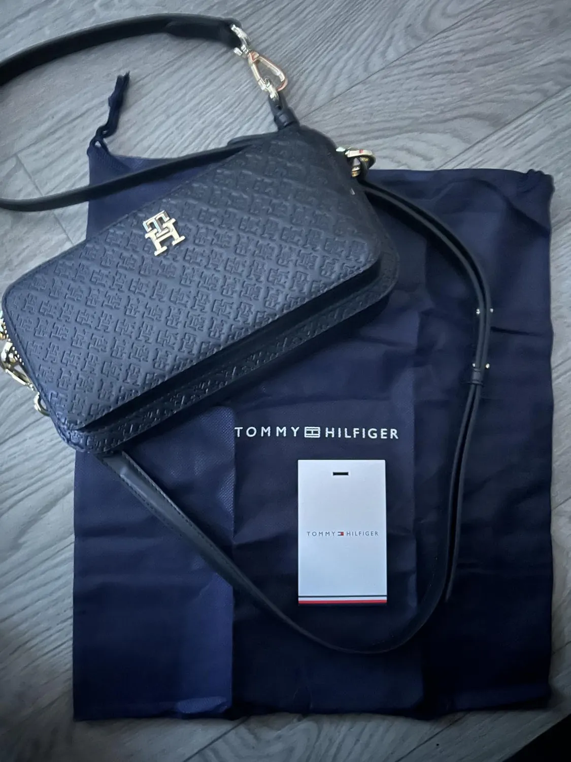 Tommy Hilfiger Daily Camera Bag tracolla donna nera mono