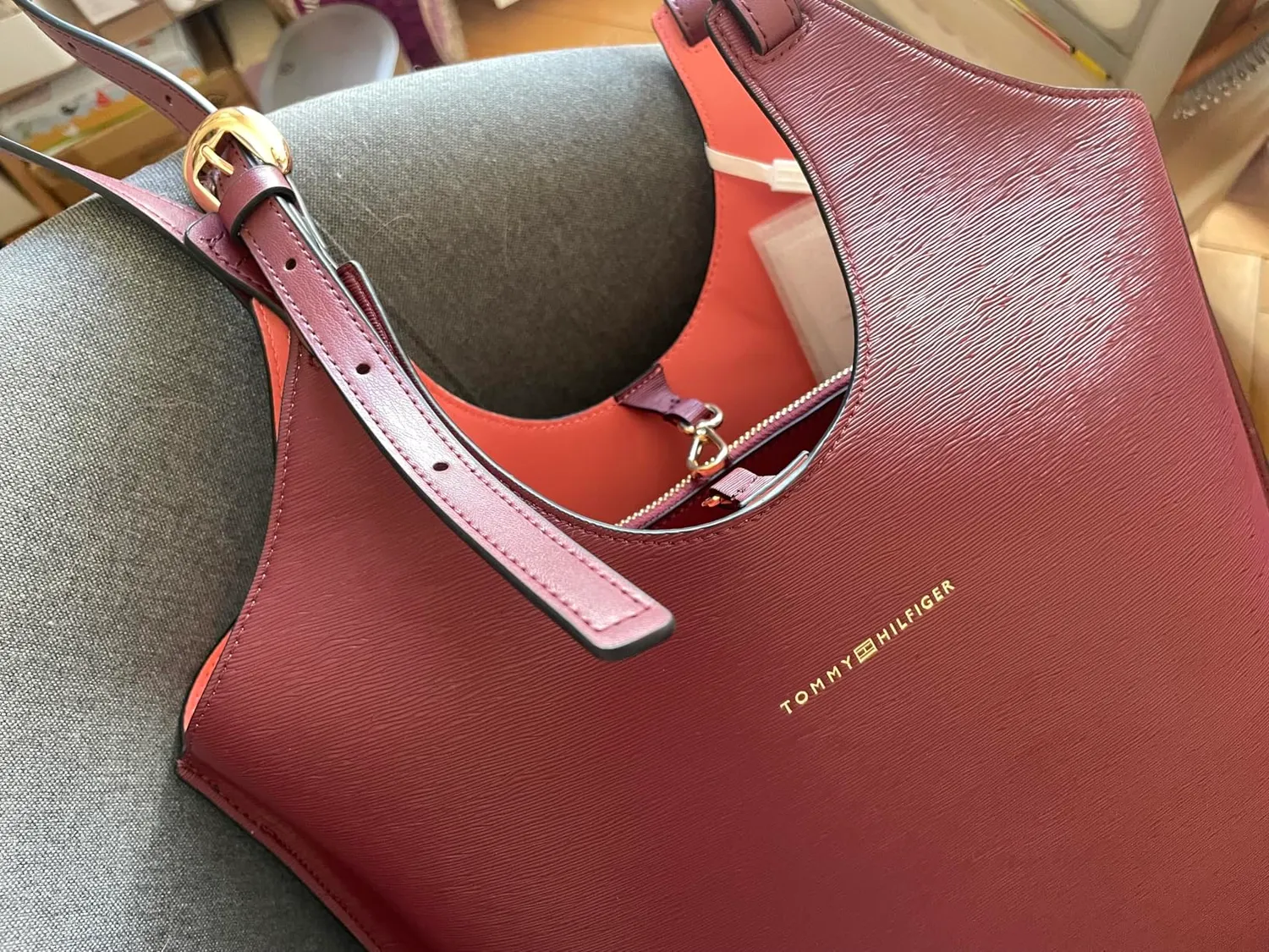 Tommy Hilfiger Modern Tote AW0AW18618 borsa donna marrone