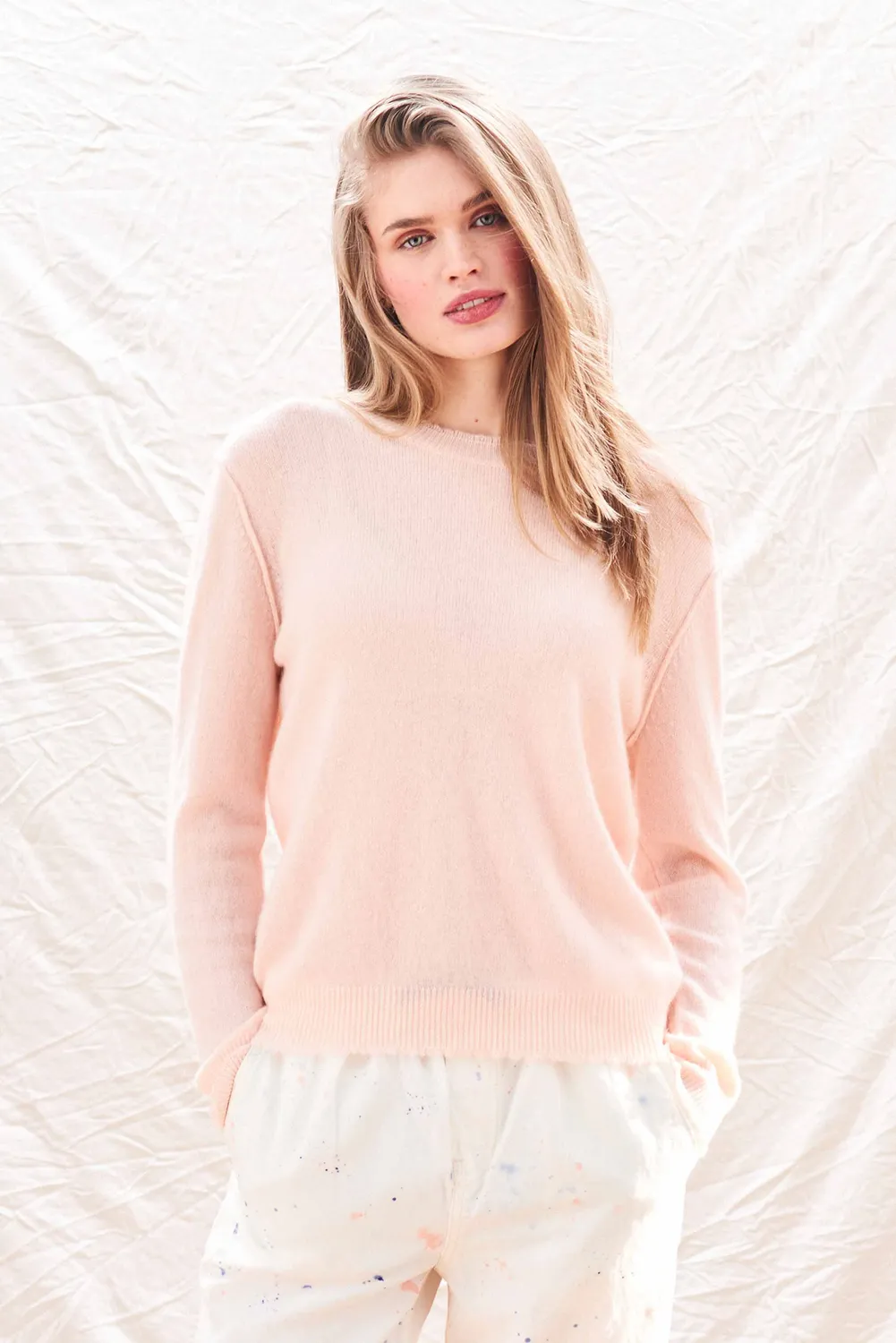 JUMPER 1234 Cashmere Distressed Crew maglione rosa pallido