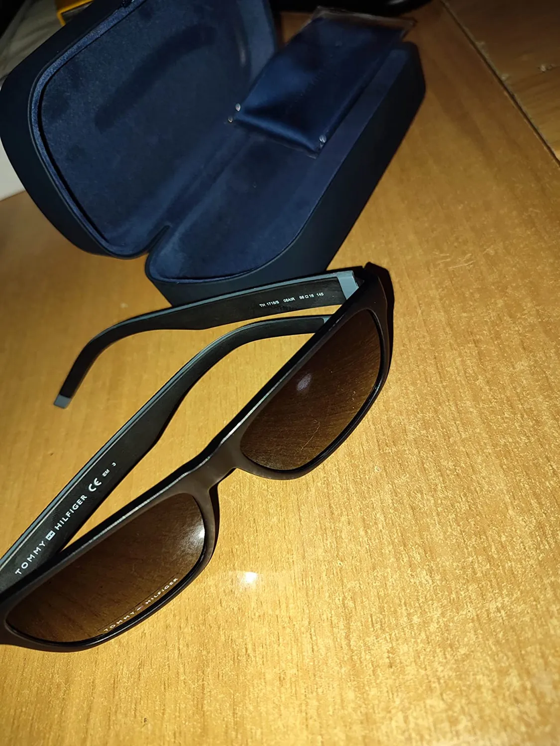 Tommy Hilfiger TH 1718/S occhiali sole uomo blu