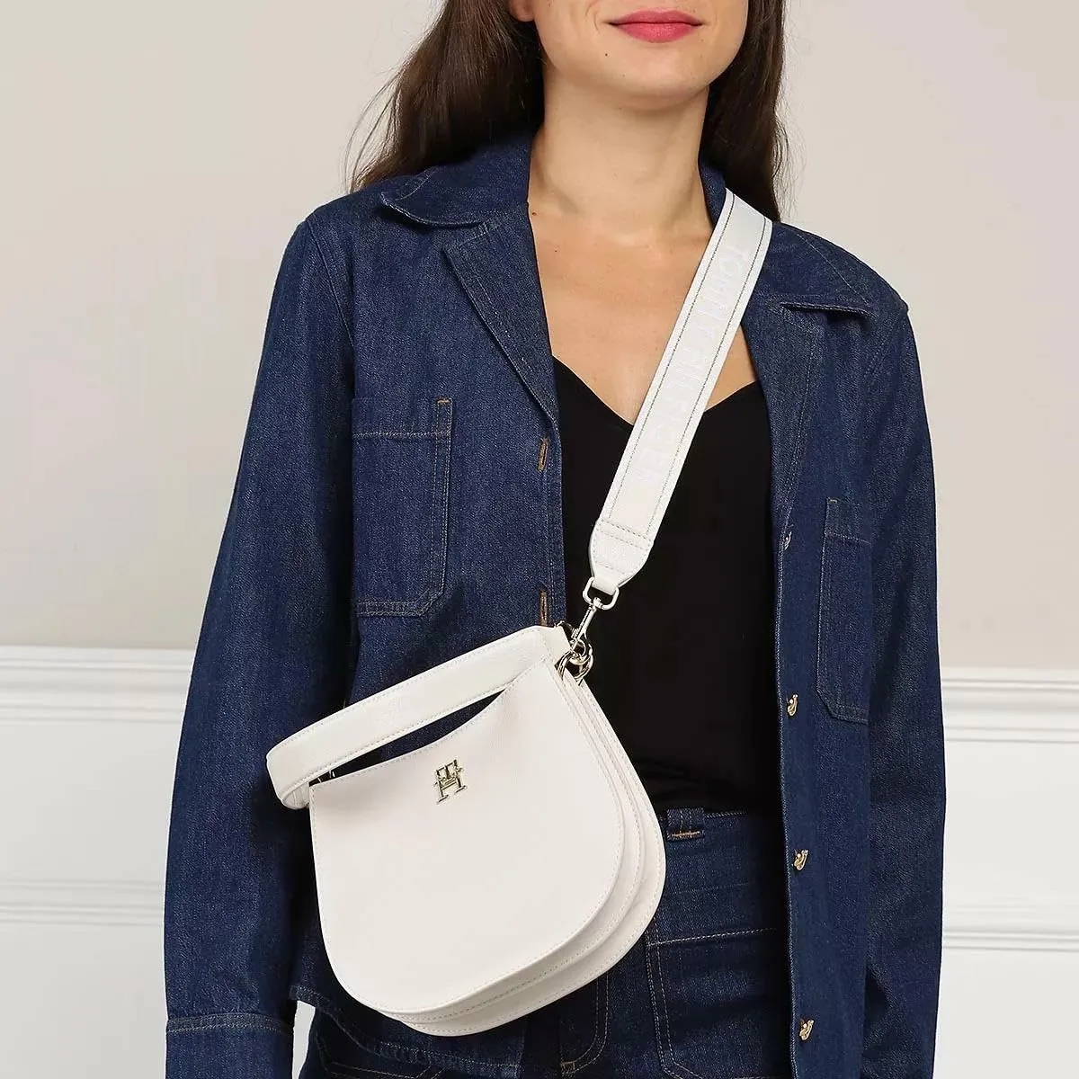 Tommy Hilfiger Life Med Crossover AW0AW14472 tracolla donna nera