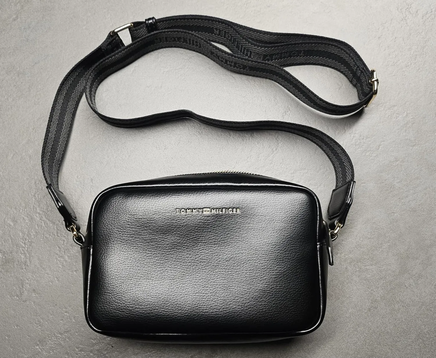 Tommy Hilfiger Borsa a Tracolla Donna Logo con Zip