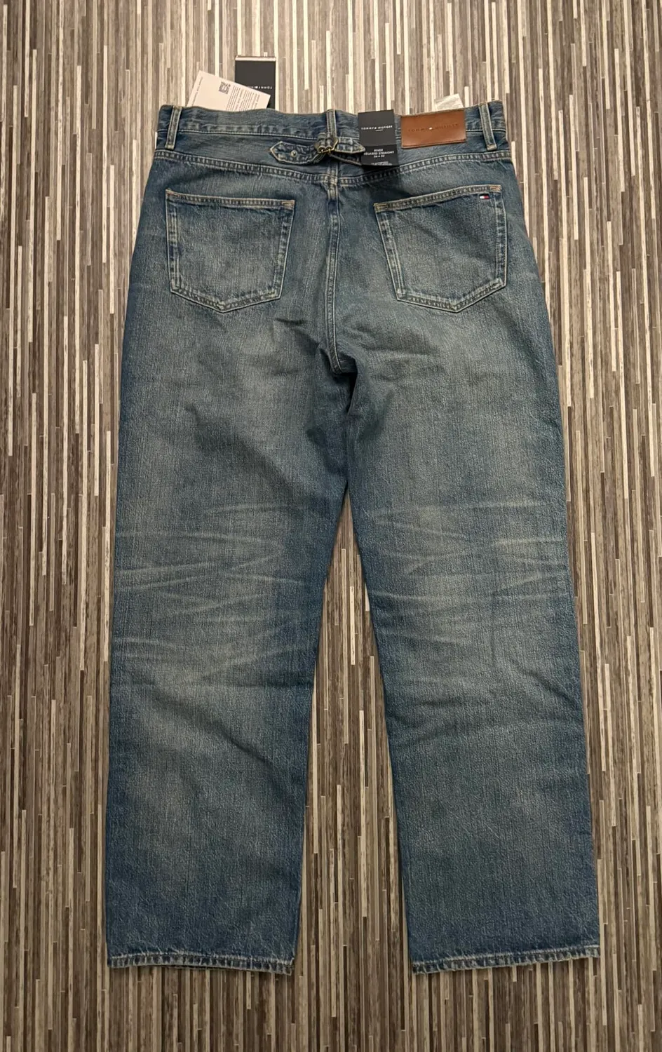 Tommy Hilfiger Jeans MW0MW40352? No