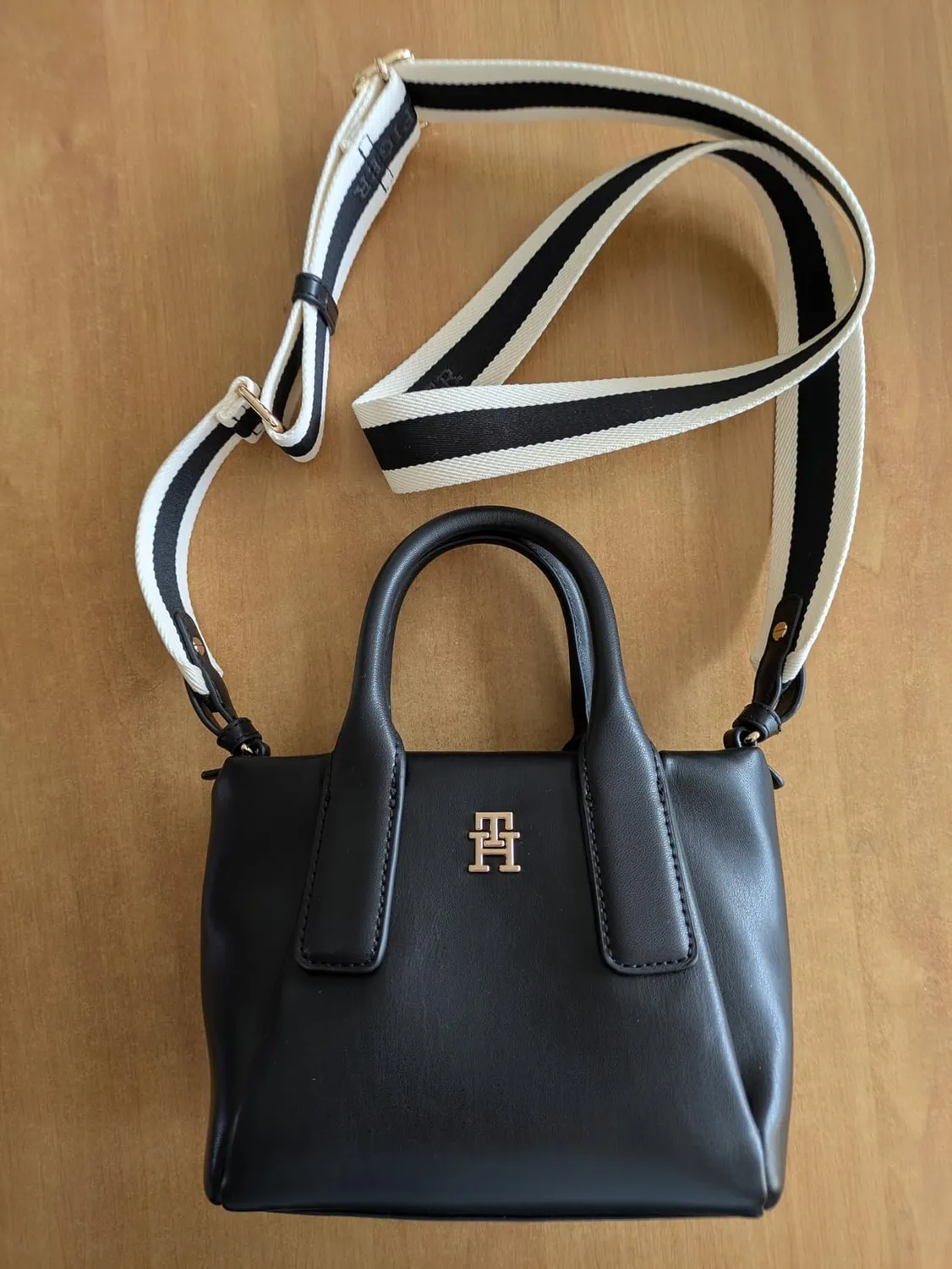 Tommy TH Essential AW0AW18371 Mini Tote Nera Donna
