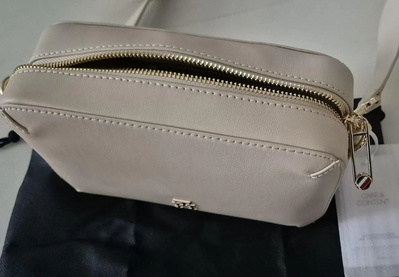 Tommy Hilfiger Chic Flap Crossover borsa a tracolla piccola