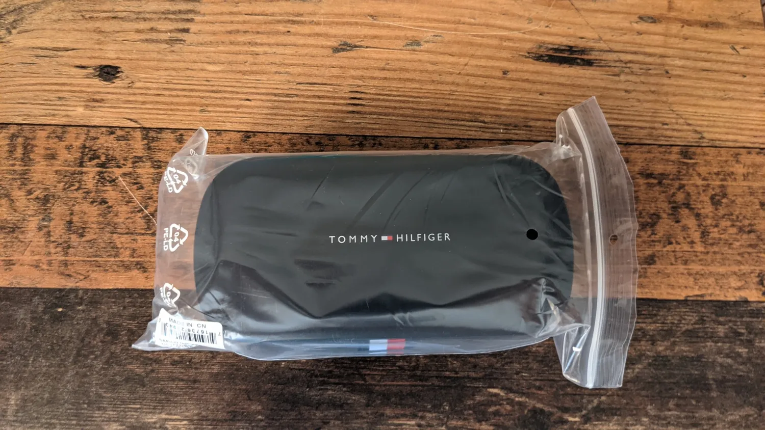 Tommy Hilfiger TH 1722/S occhiali da sole uomo avvolgenti