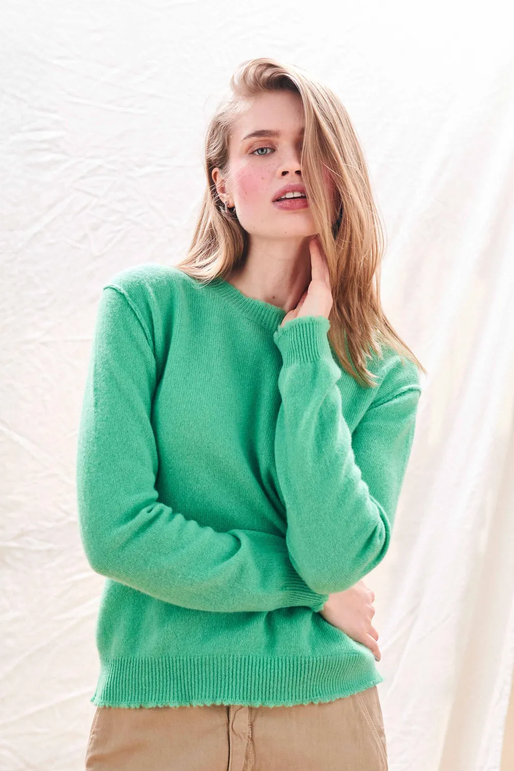 Jumper 1234 Cashmere Distressed Crew maglione verde leggero