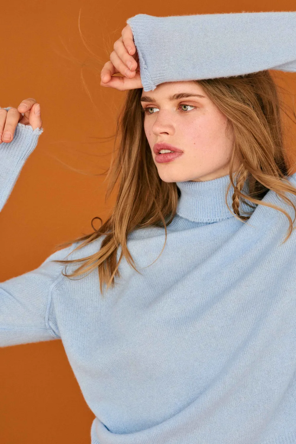 Jumper 1234 Distressed maglione cashmere collo alto azzurro