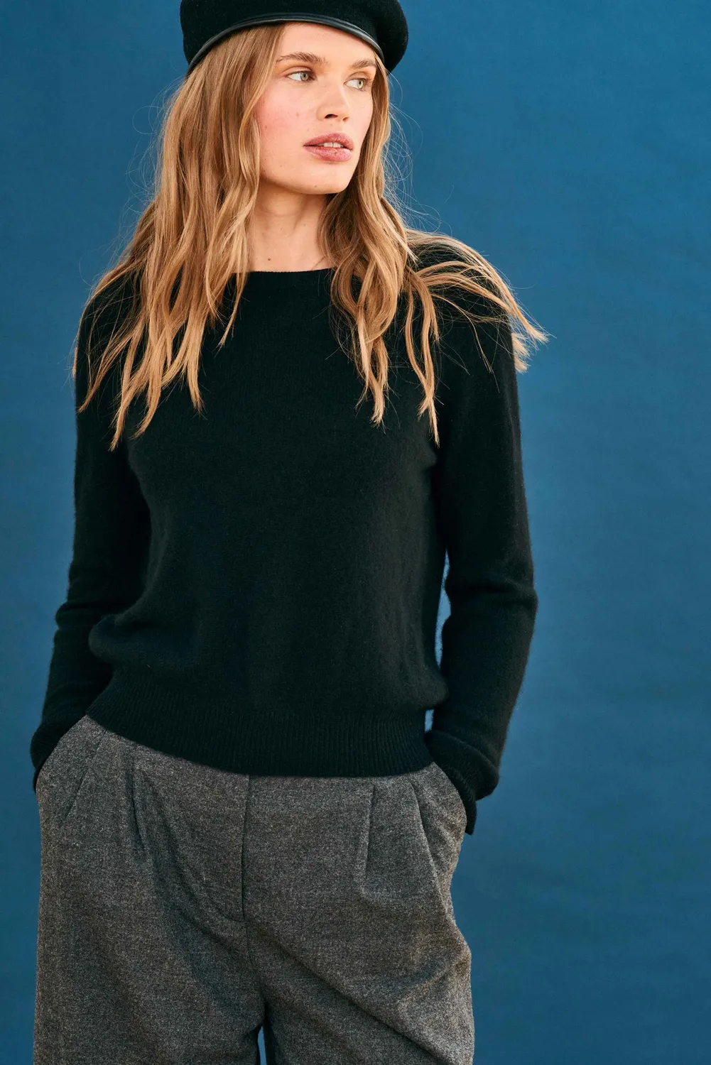 Jumper 1234 Cashmere Crop Crew maglione nero cashmere corto