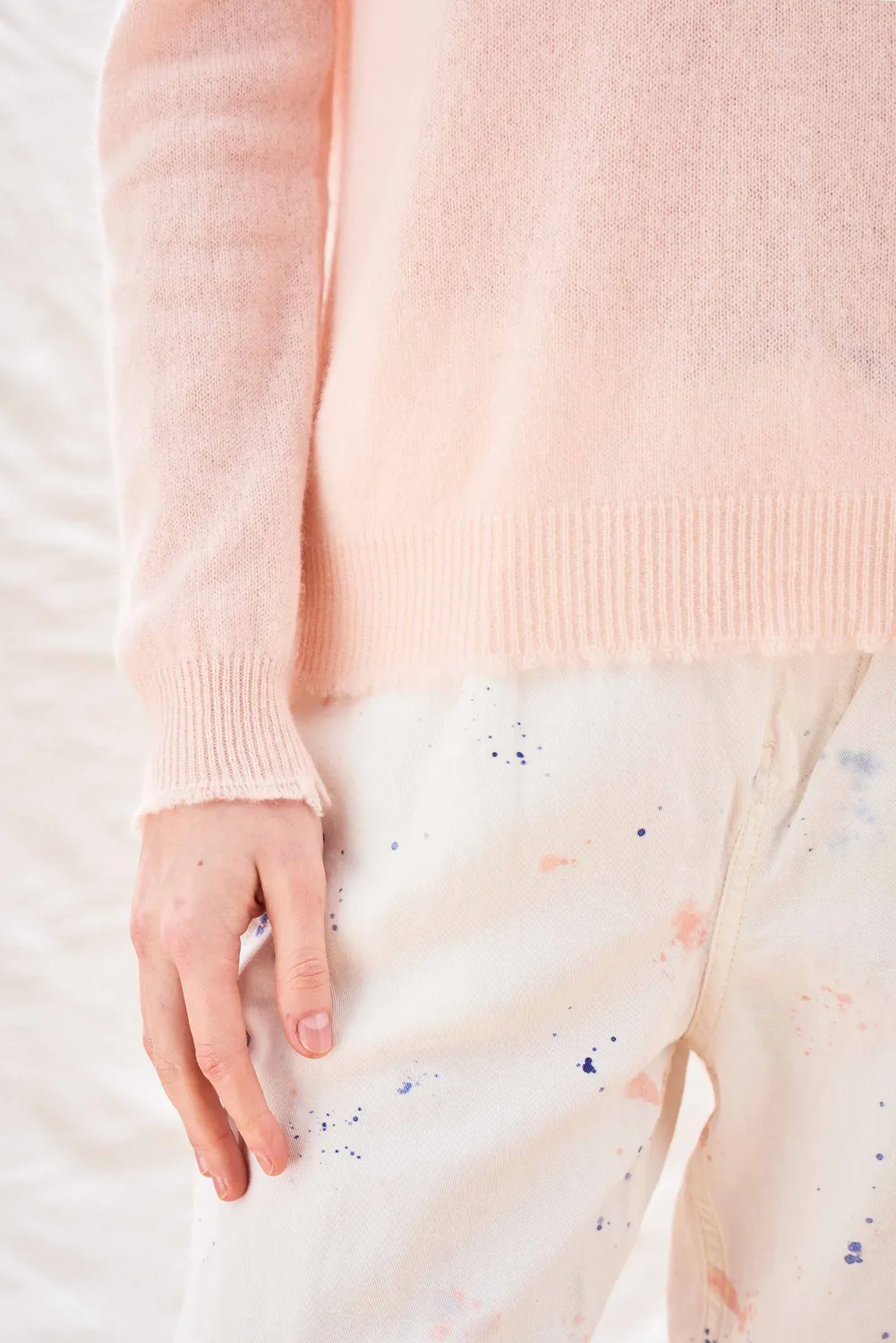 JUMPER 1234 Cashmere Distressed Crew maglione rosa pallido