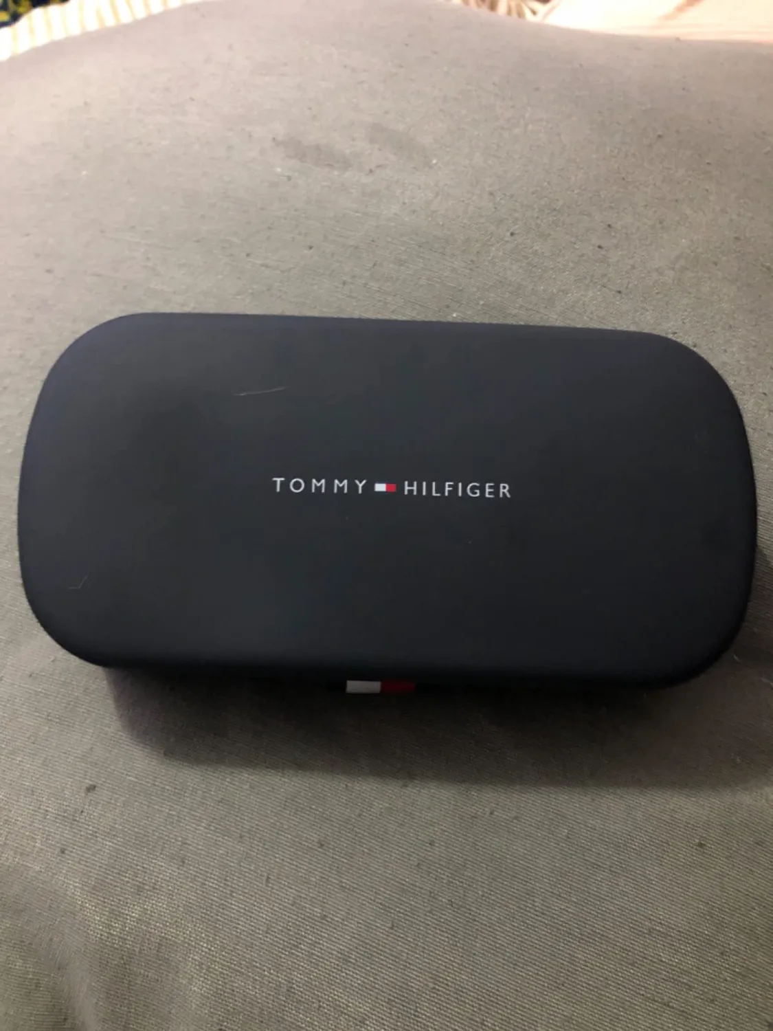 Tommy Hilfiger TH 1605/S occhiale da sole uomo sportivo